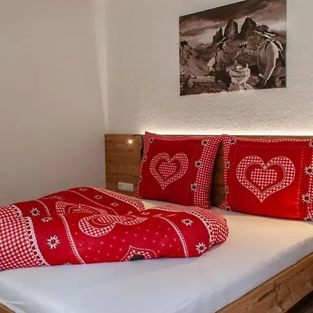 Otztal Sennerhausl * Sautens